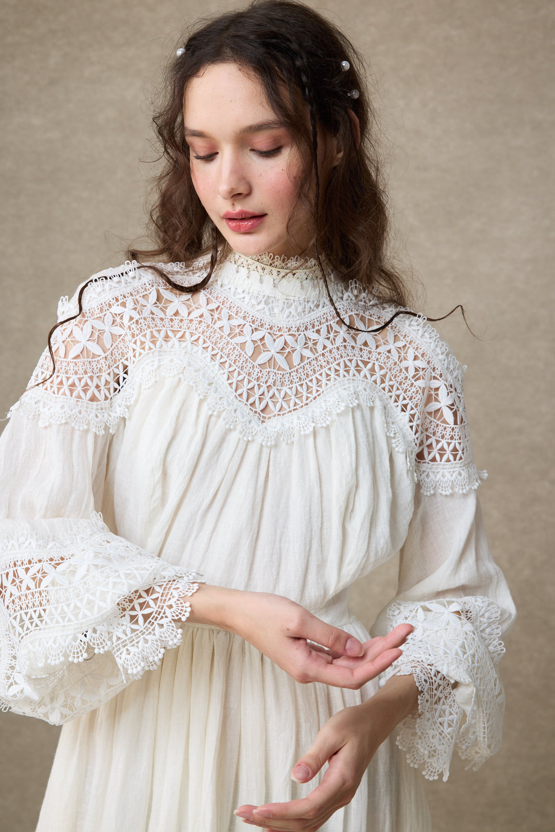 Pearlman 25 | Lace Linen Dress Gown