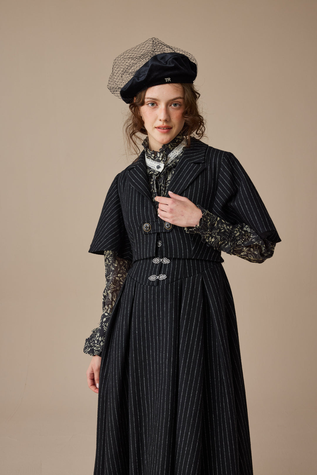 Clarise 22 |Retro Wool Skirt & Cape (2 pieces)