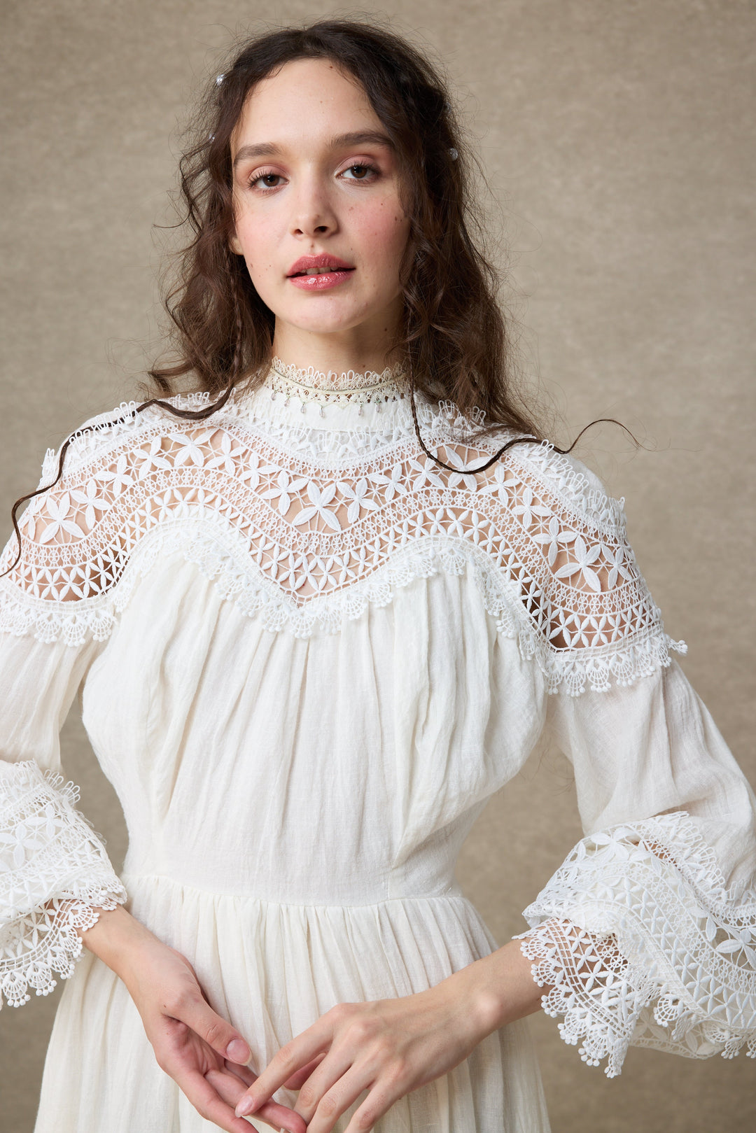 Pearlman 25 | Lace Linen Dress Gown