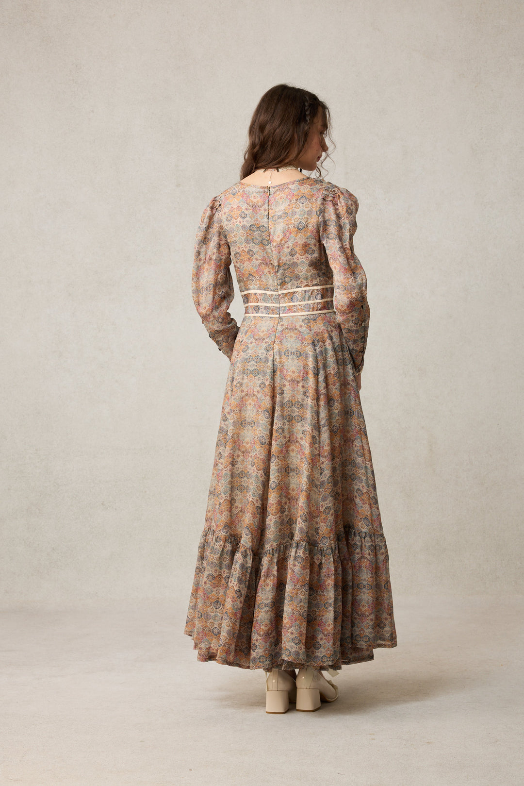 Chelse 19 |Longsleeved Linen Dress Gown