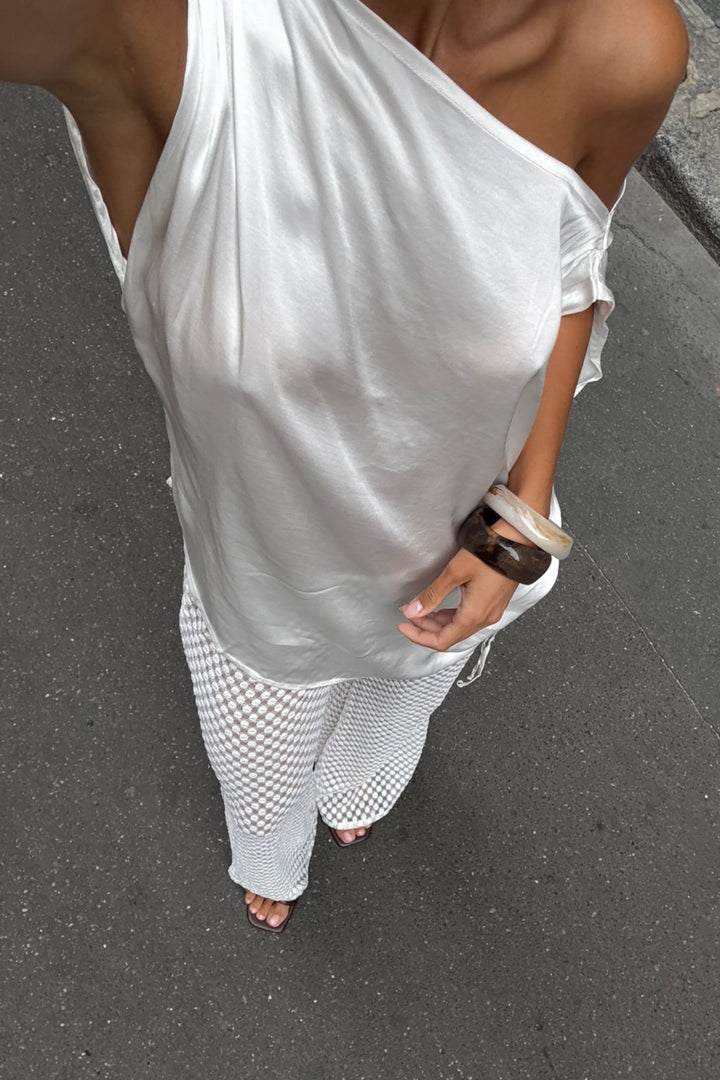 Off shoulder TOP milk