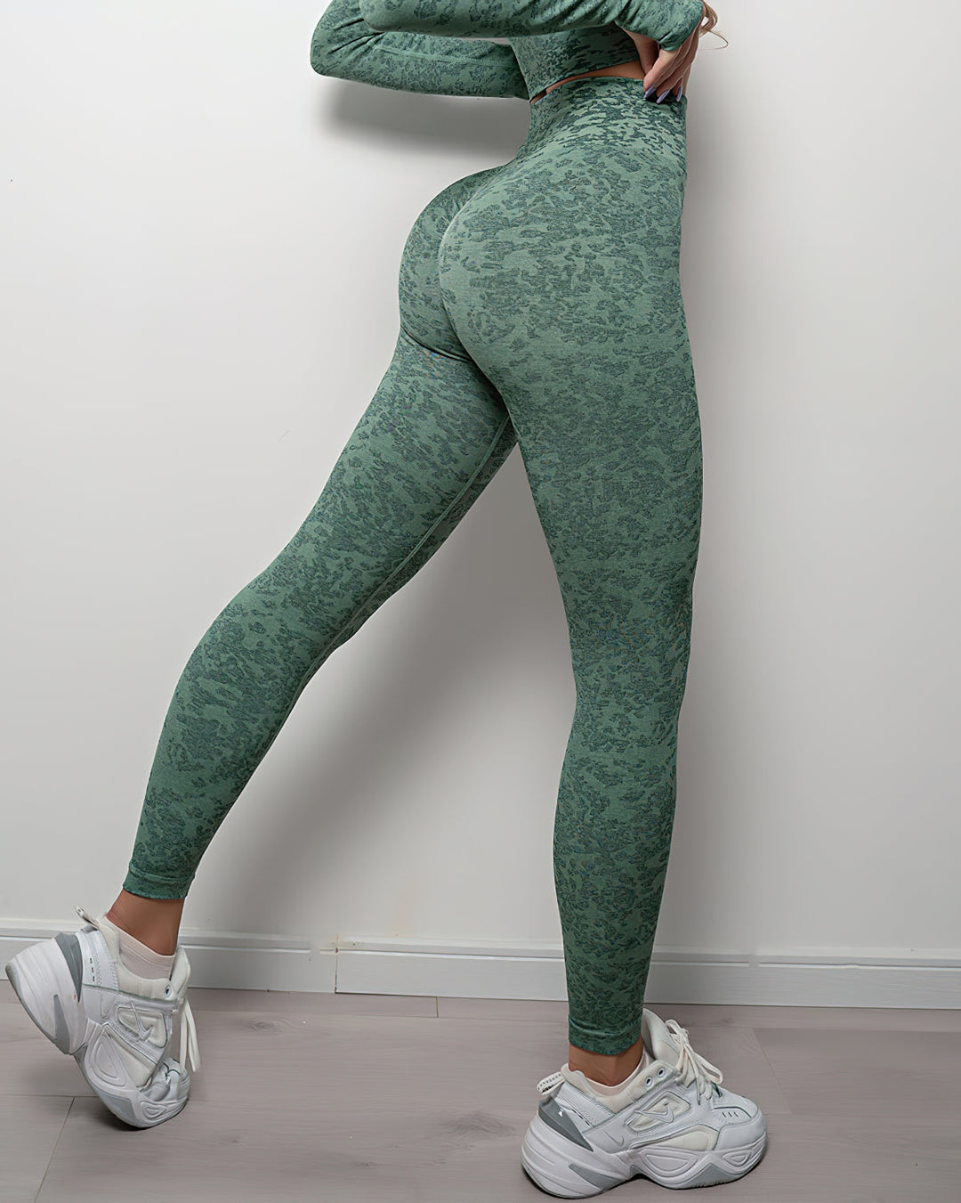 Omira Seamless Scrunch Leggings
